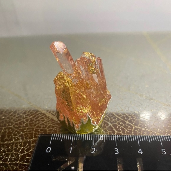 [❌]  Light pink crystal cluster with gold flakes inside 💖 - Picture 15 of 16